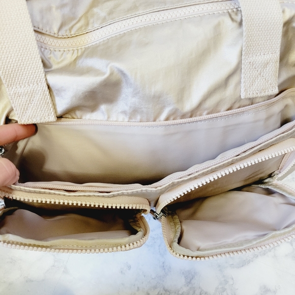 Kipling Defea metallic shoulder bag - Picture 8 of 11